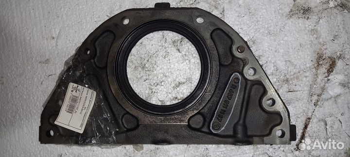 Крышка двигателя передняя MBE