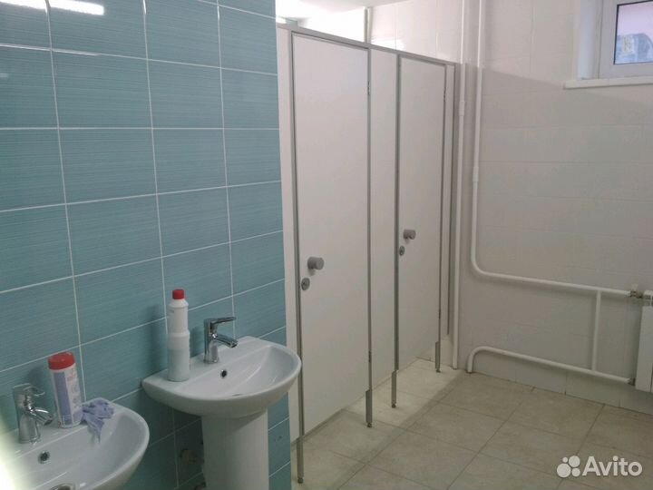 Сантехнические кабины. Туалетные перегородки