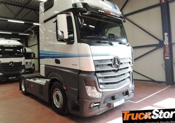 Pазбираем грузовик Mercedes-Benz Actros mpiv с 201