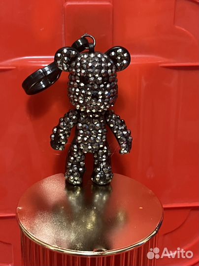 Шнурок из голубых страз 139 см,Красивые Брелки