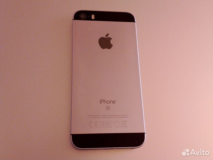 iPhone SE, 16 ГБ