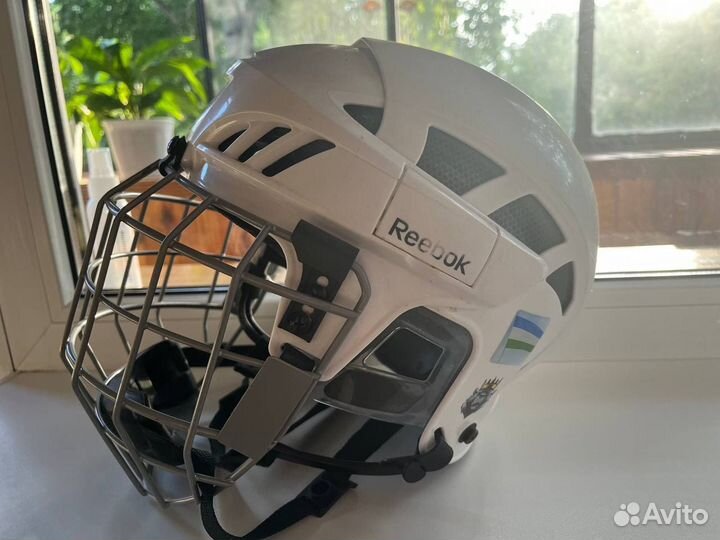 Шлем хоккейный