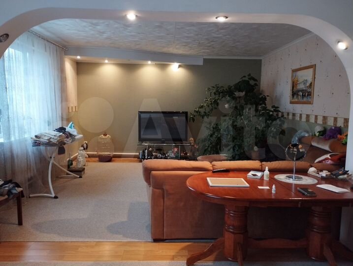 Дом 205,7 м² на участке 10 сот.