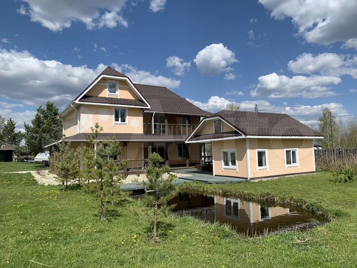 Коттедж 189 м² на участке 20 сот.