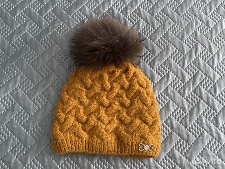 Шапка зимняя с натуральным помпоном