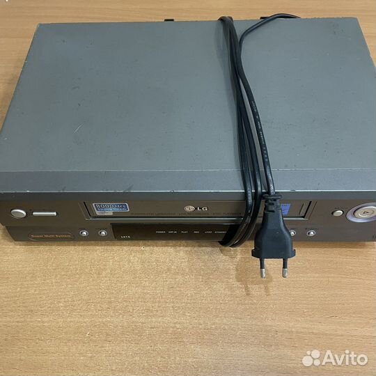 Видео кассеты /видеомагнитофон