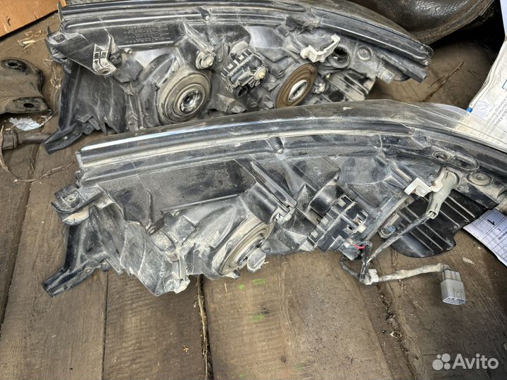 Фара правая toyota land cruiser 200