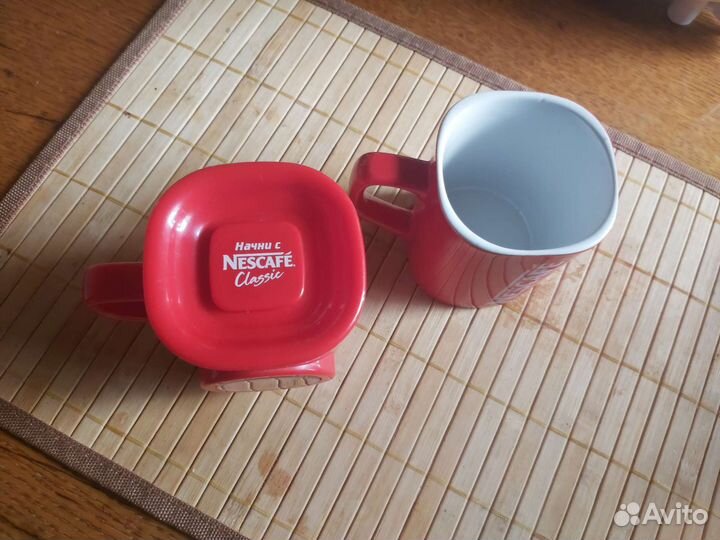 Часы-будильник и кружка