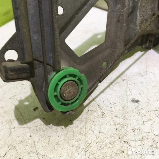 Стеклоподъемник мех задний правый Ауди 80 90 Б3