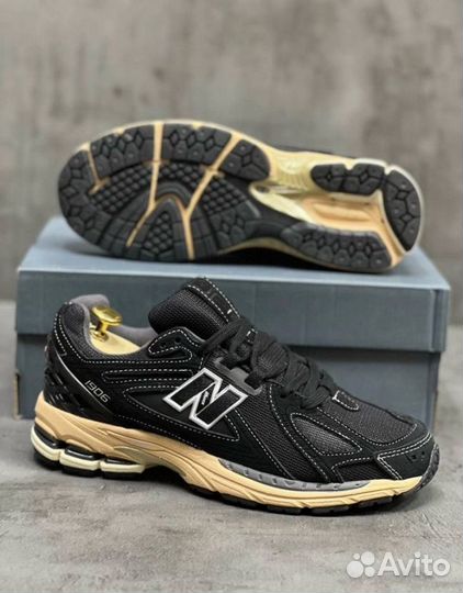 Комфортные кроссовки New Balance 1906R Black