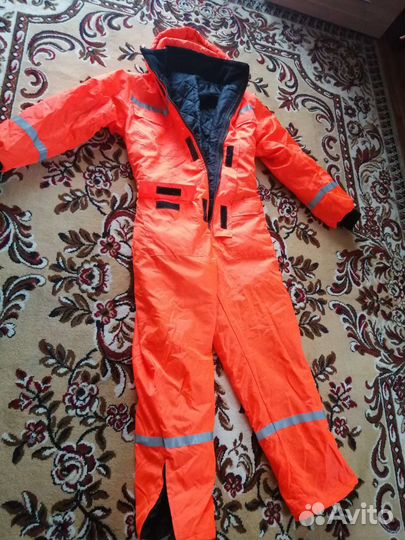 2 комбинезона зимние продам