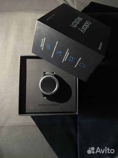 Умные часы Samsung Galaxy Watch 42 мм