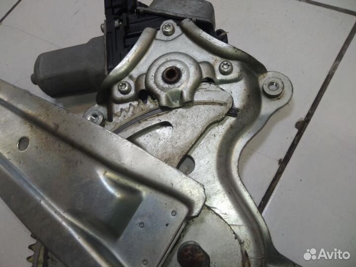 Стеклоподъемник электр. задний левый Toyota Camry XV50 рестайлинг (2014—2017)