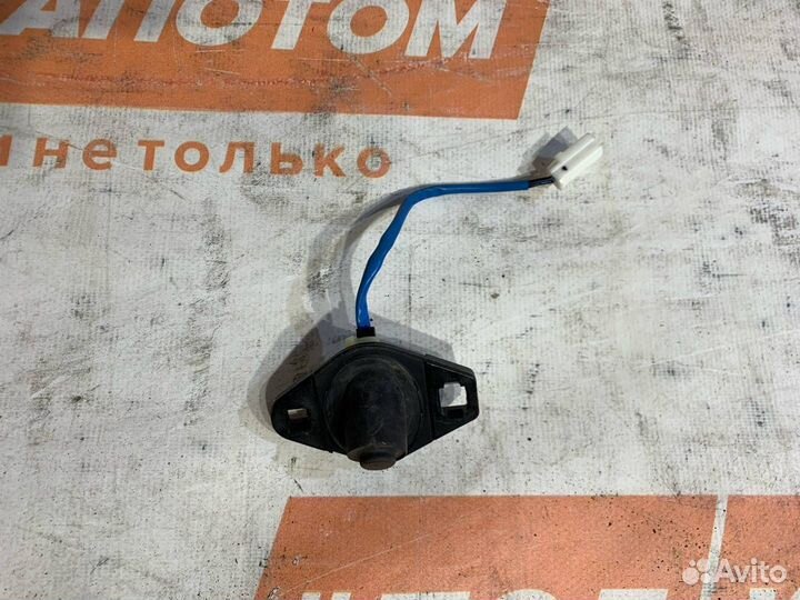 Кнопка открытия багажника Mazda CX-7 2009