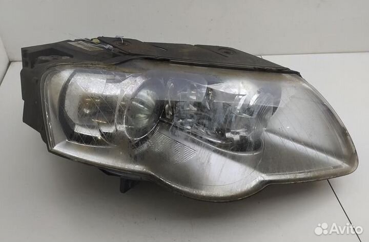Фара правая Volkswagen Passat