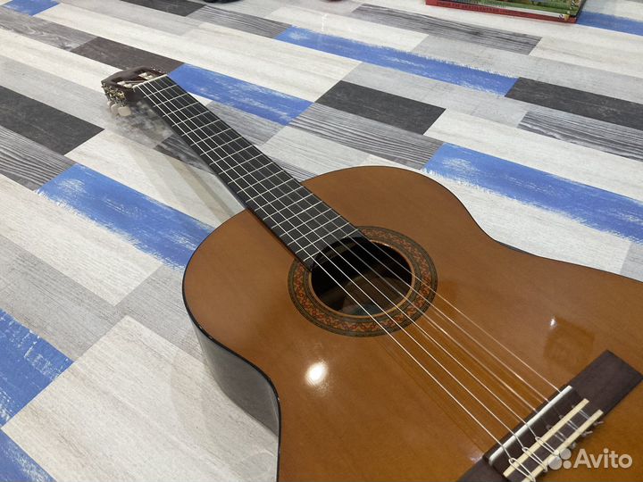 Классическая гитара yamaha c40