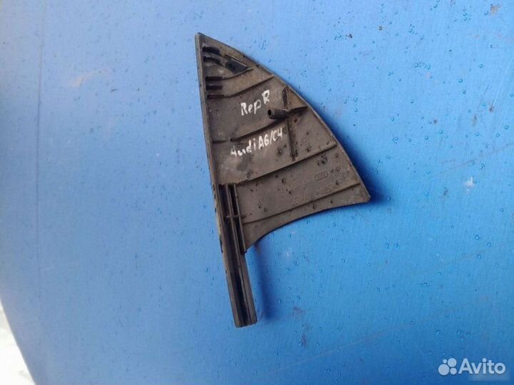 Крышка зеркала внутренняя правая Audi 100 седан