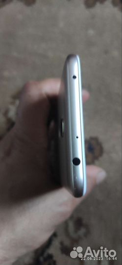 Телефон Xiaomi Redmi 5 Plus