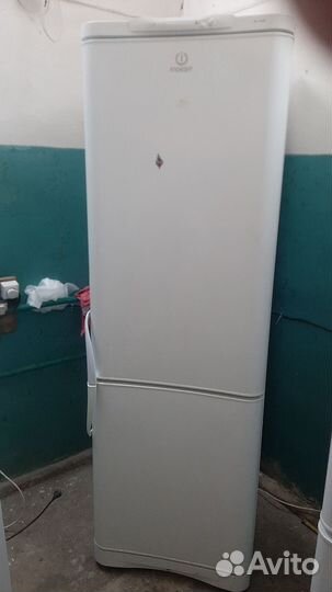 Продам холодильник Индезит