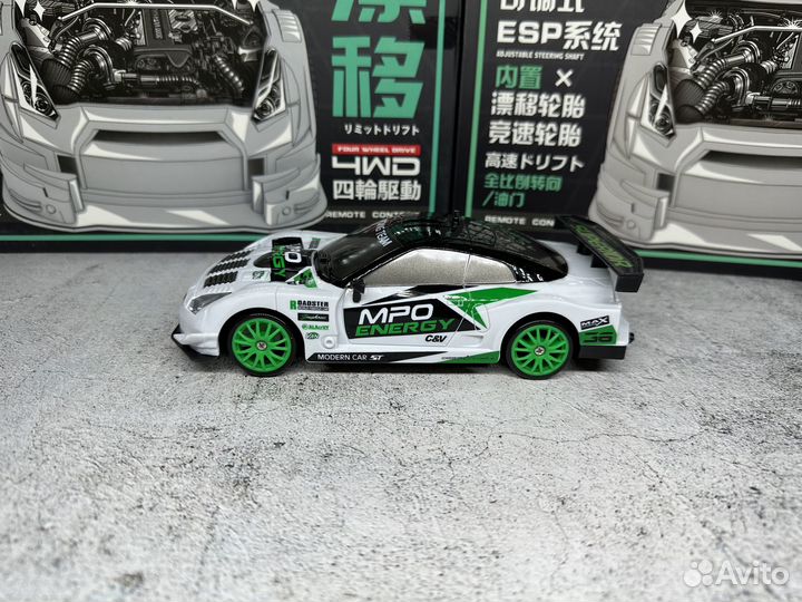 Машинка для дрифта на радиоуправлении Nissan GT-R