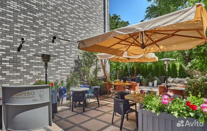 Зонт для уличного кафе