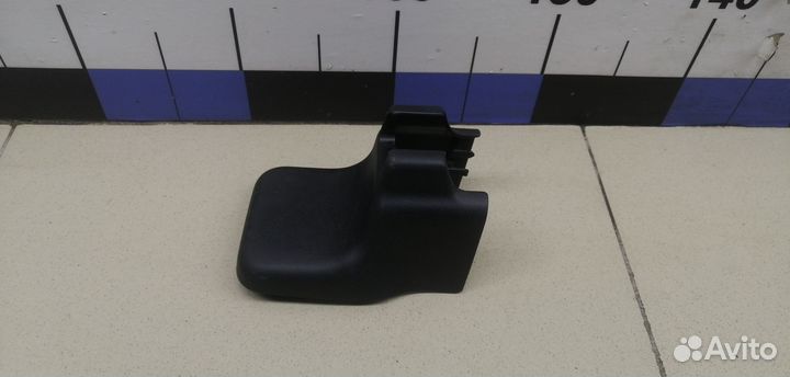 Крышка кронштейна сиденья Land Cruiser (150) -Prad