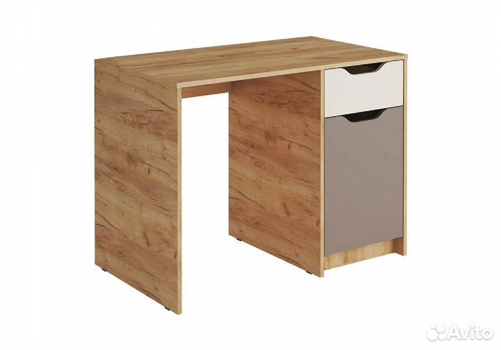 Письменный стол