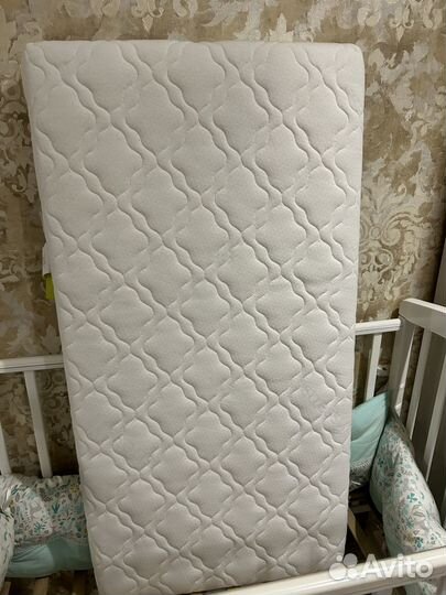 Детская кроватка с маятником 90*120