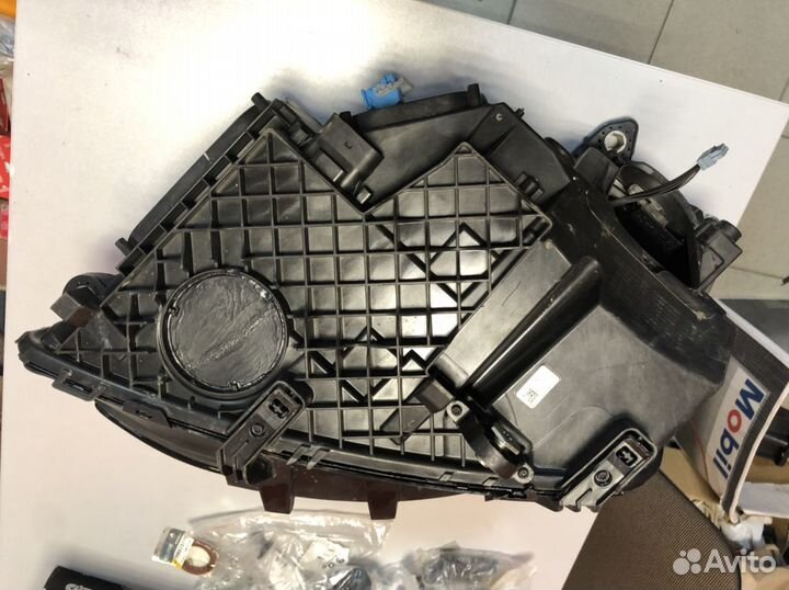 Фара правая Mercedes GLC X253 LED