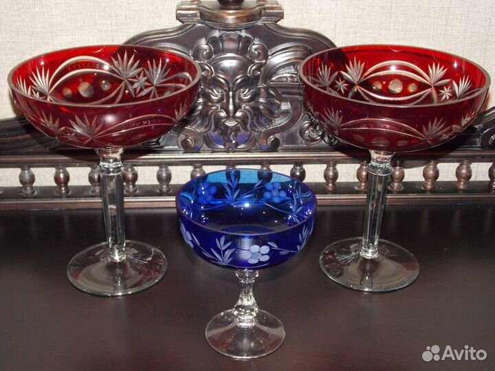 Вазы из цветного хрусталя