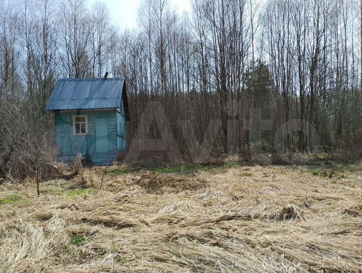 Дача 11 м² на участке 6 сот.
