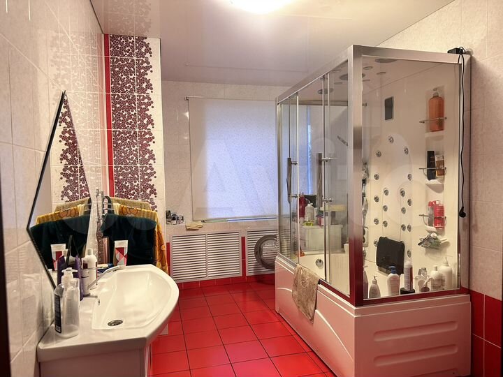 Коттедж 183,9 м² на участке 15 сот.