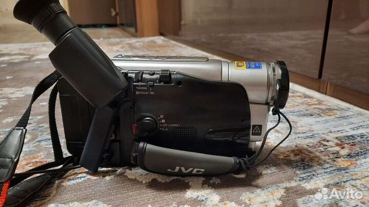 Видеокамера JVC GR-SXM290AG