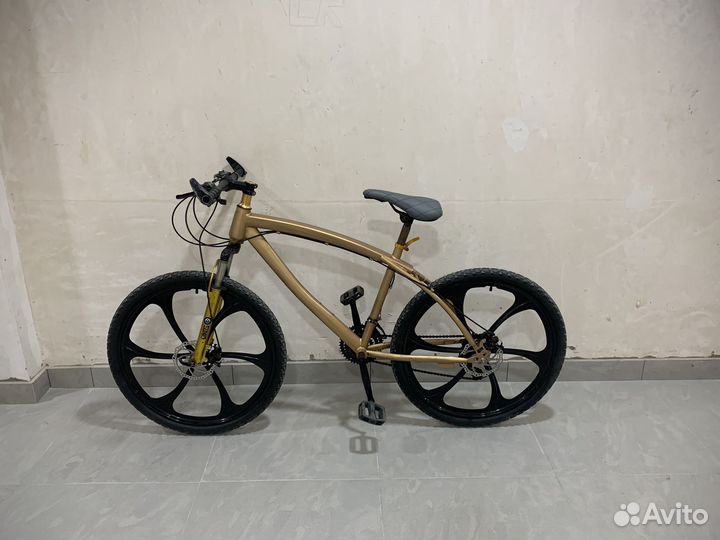 Скоростной велосипед BMW