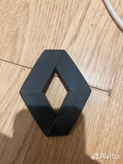 Значок megane 1