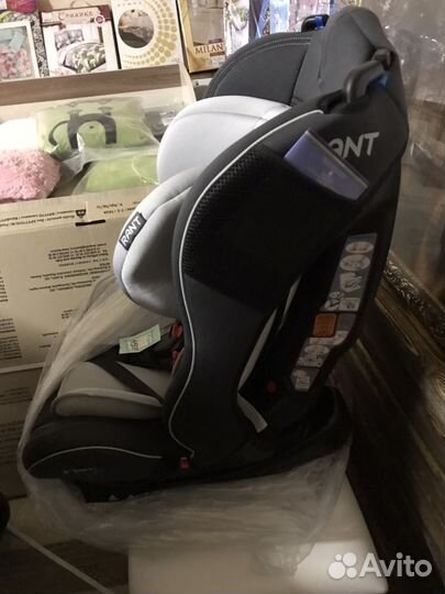 Автомобильное кресло