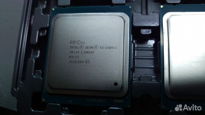 Процессор Intel Xeon E5-2609 v2 Новый