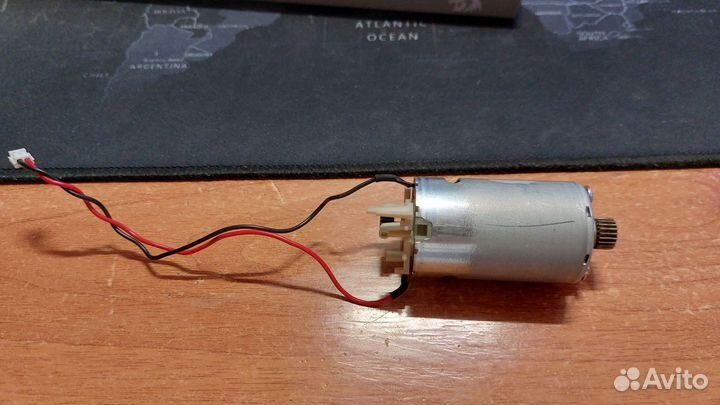 Моторчик на руль Logitech momo racing