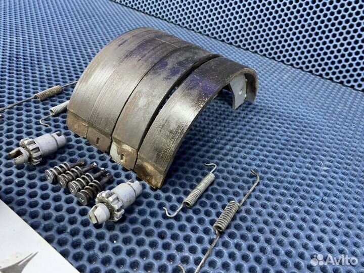 Колодки тормозные ручника VW Touareg 10-18