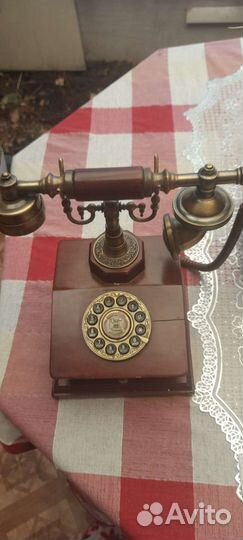 Старый телефон