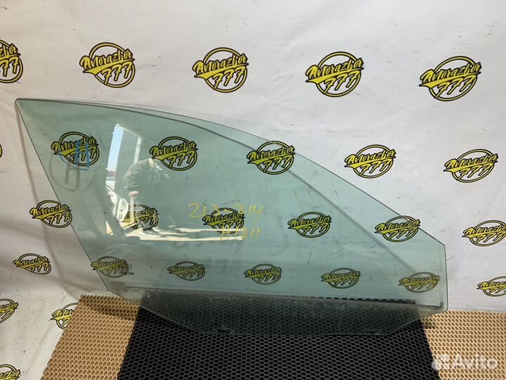 Стекло двери переднее правое Mercedes E-class W212