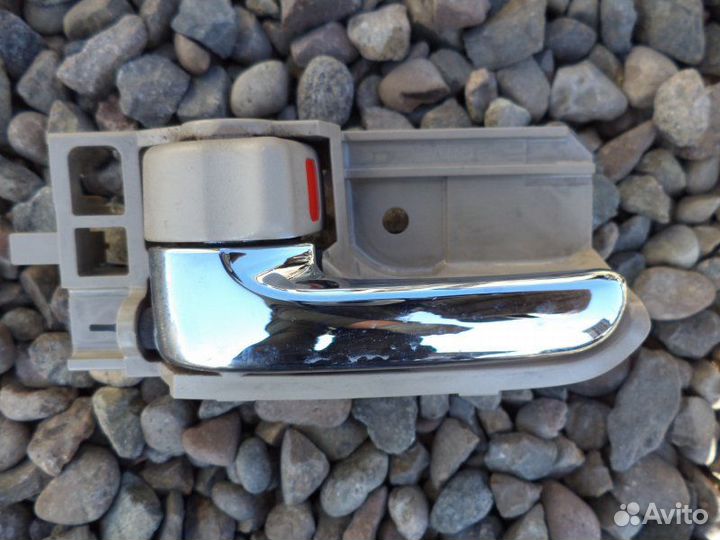 Ручка двери внутренняя левая Toyota Allex ZZE122