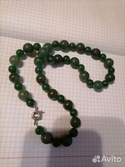 Бусы из нефрита