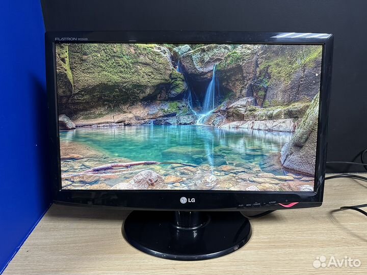 Монитор LG 22