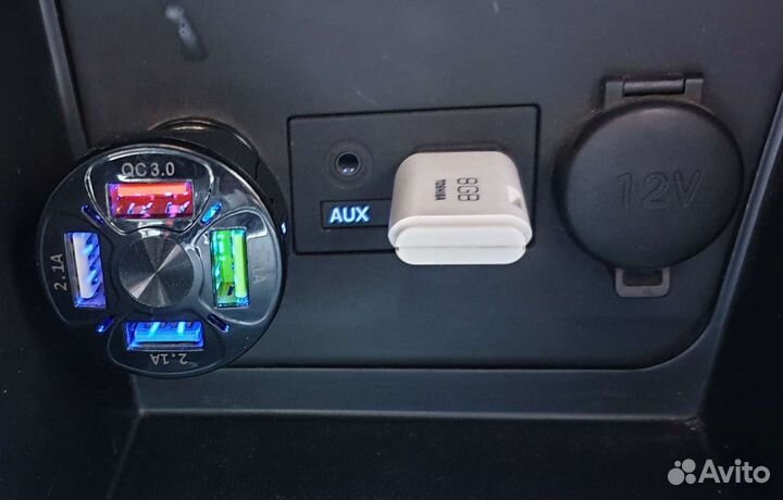 Автомобильная зарядка в прикуриватель