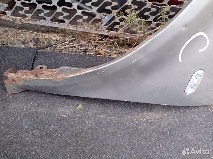Крылья передние Фольксваген гольф-4, правое, левое