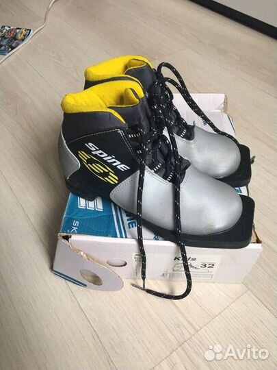 Лыжные ботинки