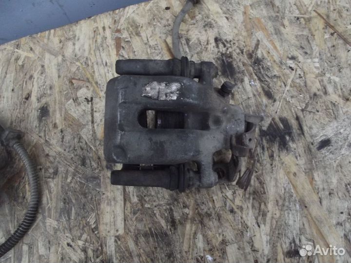 Супорт задний левый Peugeot 407