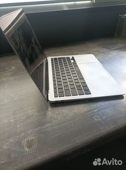 MacBook Air (M1, 2020) модель A2337