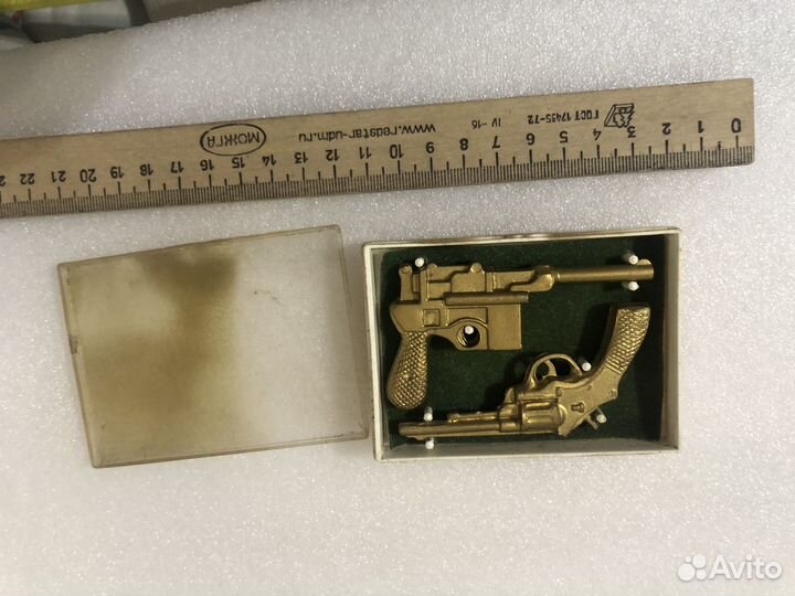 Сувенир оружие революции пистолеты маузер револьве